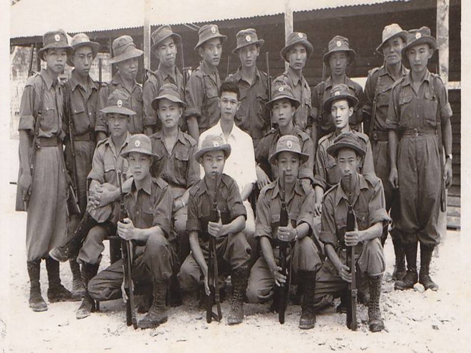 图1：直凉特别队队员驻防于明光合摄于自卫团总部（1954年1月1日）